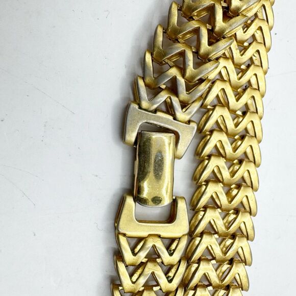 Monet Vintage Gold Tone Tank Tracks Collar Choker Necklace 16” Signed Moghul - Picture 8 of 10